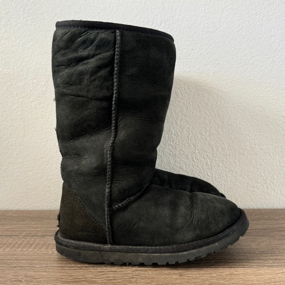 UGG Classic Tall Boots, Black, Size 5 - Picture 1 of 6